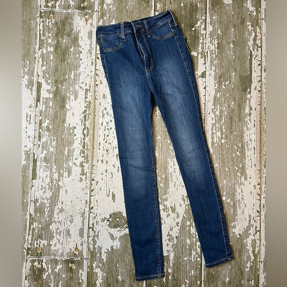 Girls hollister jeans Wore once